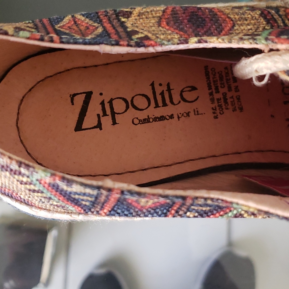 Shoes - Picture 4 of 4